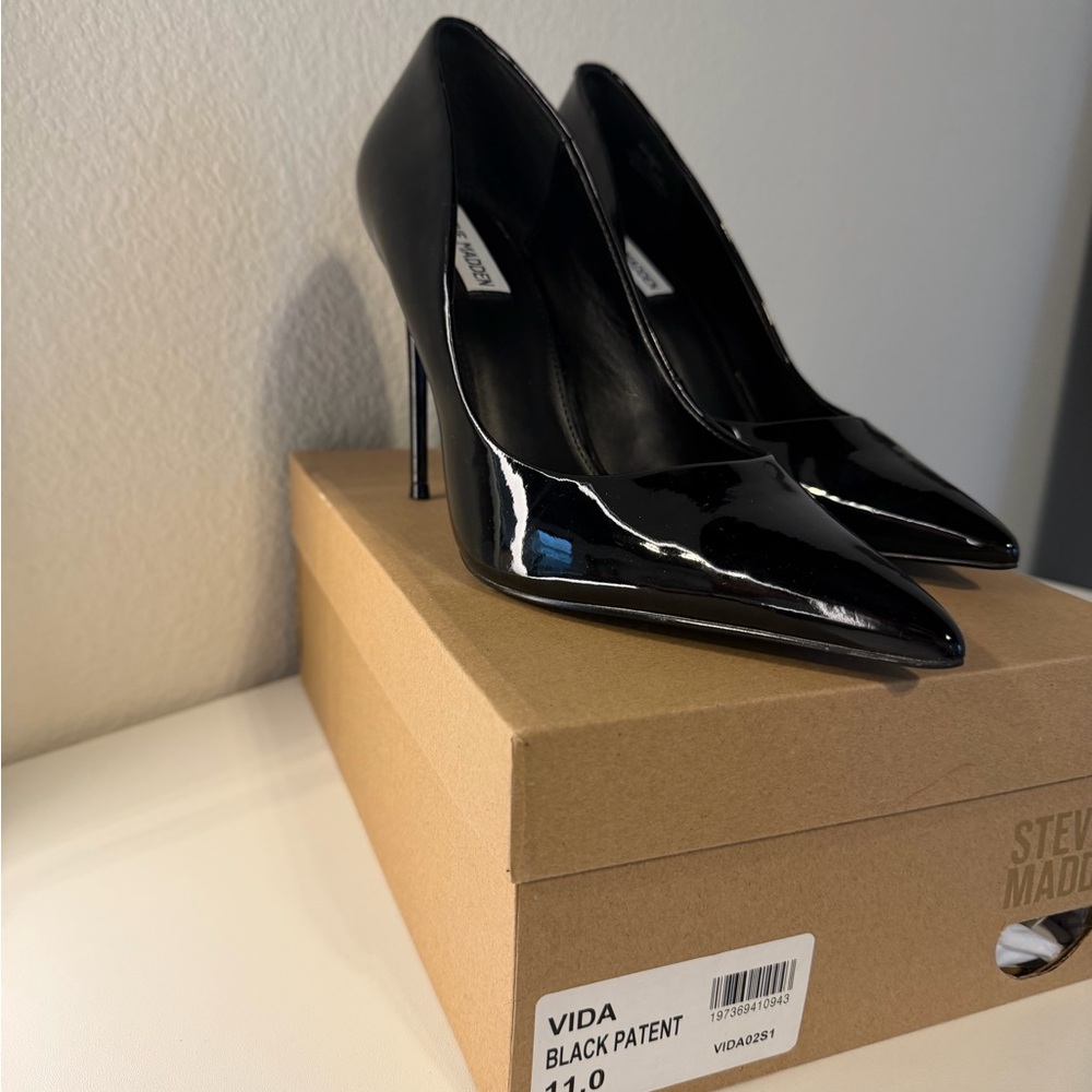 Steve Madden Black Patent Pointed Stiletto Pumps